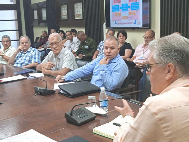 MCP gob, Inst y Macroec