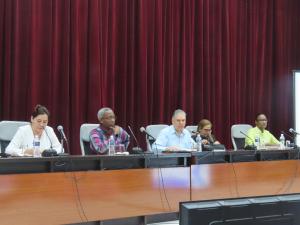 Reunión de trabajo en el teatro del MEP