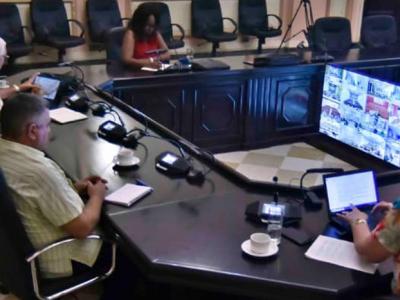 Analizan parlamentarios producción de alimentos 