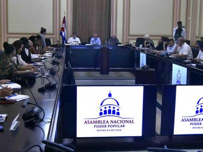 Analizan marcha de proceso de descentralización de competencias