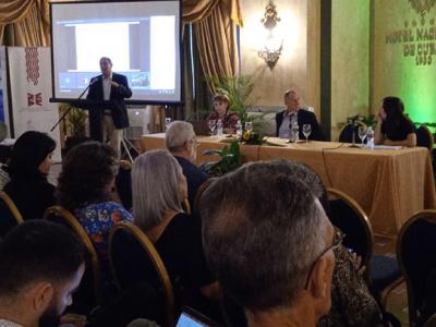 evento académico en la capital