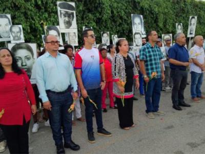 tributo a víctimas del crimen de Barbados en Necrópolis de Colón