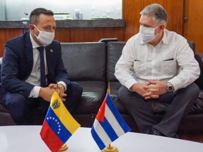 Alejandro Gil, Cuba, Venezuela