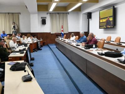 Consejo de Ministros presenta seis decretos leyes que actualizan las disposiciones jurídicas para actores económicos no estatales