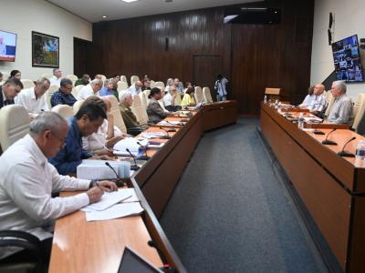 Llama Díaz-Canel a atenuar los daños que pueda ocasionar el ciclón Rafael