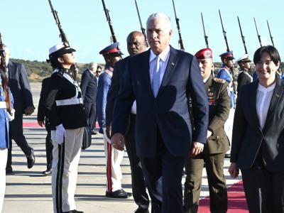 Díaz-Canel en Caracas para investidura presidencial de Nicolás Maduro