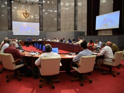 Díaz-Canel en reunión del Consejo de Ministros: “El momento es difícil, pero podemos superarlo”