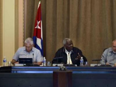 Corregir distorsiones y reimpulsar la economía debe ser una guía del país