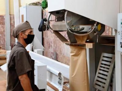 Posponen implementación de normativa que regula el comercio mayorista