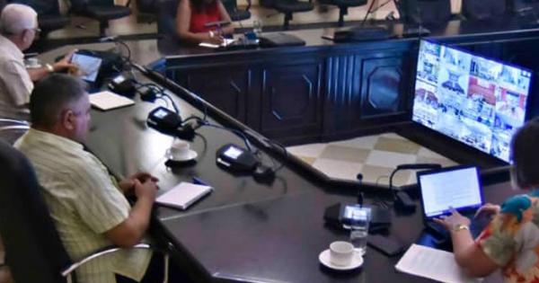 Analizan parlamentarios producción de alimentos
