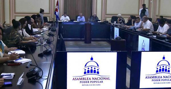 Analizan marcha de proceso de descentralización de competencias