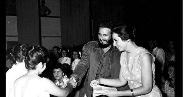 Fidel Castro: “La mujer de este pueblo es invencible”