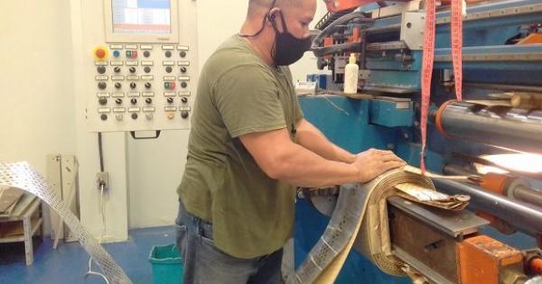 La-planta-recibe-transformadores-averiados-de-toda-Venezuela-y-luego-les-devuelve-su-vida-útil.-580x435.jpg (56.1 KB)