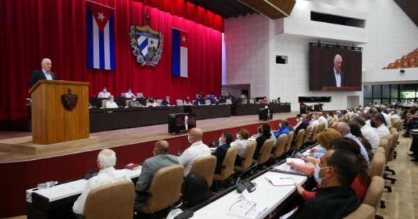 Díaz-Canel: «Todo con el pueblo, por el pueblo y para el pueblo»