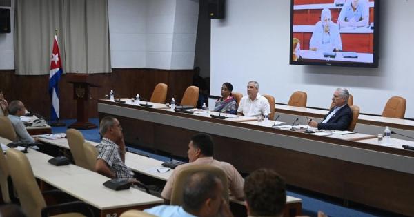 Analiza Consejo Nacional de Innovación introducción de nuevas tecnologías en la industria azucarera