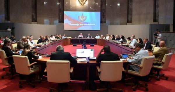 Las proyecciones de gobierno son la guía y ninguna institución puede estar ajena a ellas.