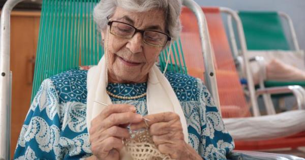 los cuidados y el resguardo de las personas adultas mayores