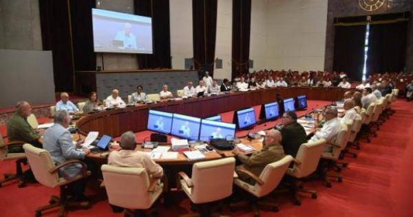 Avanzar en la eficiencia del control popular e institucional en Cuba