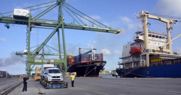 Amplían las operaciones directas de comercio exterior en Cuba