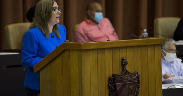 ministra-de-Finanzas-y-Precios-580x373.jpg (30.67 KB)