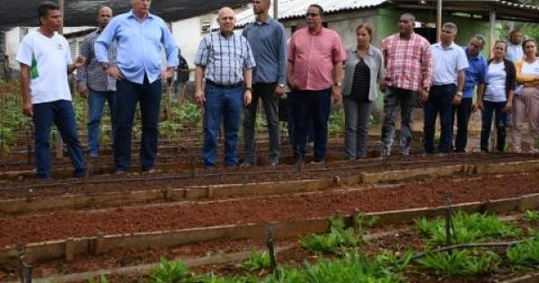 Recorrido del presidente y contacto con el pueblo